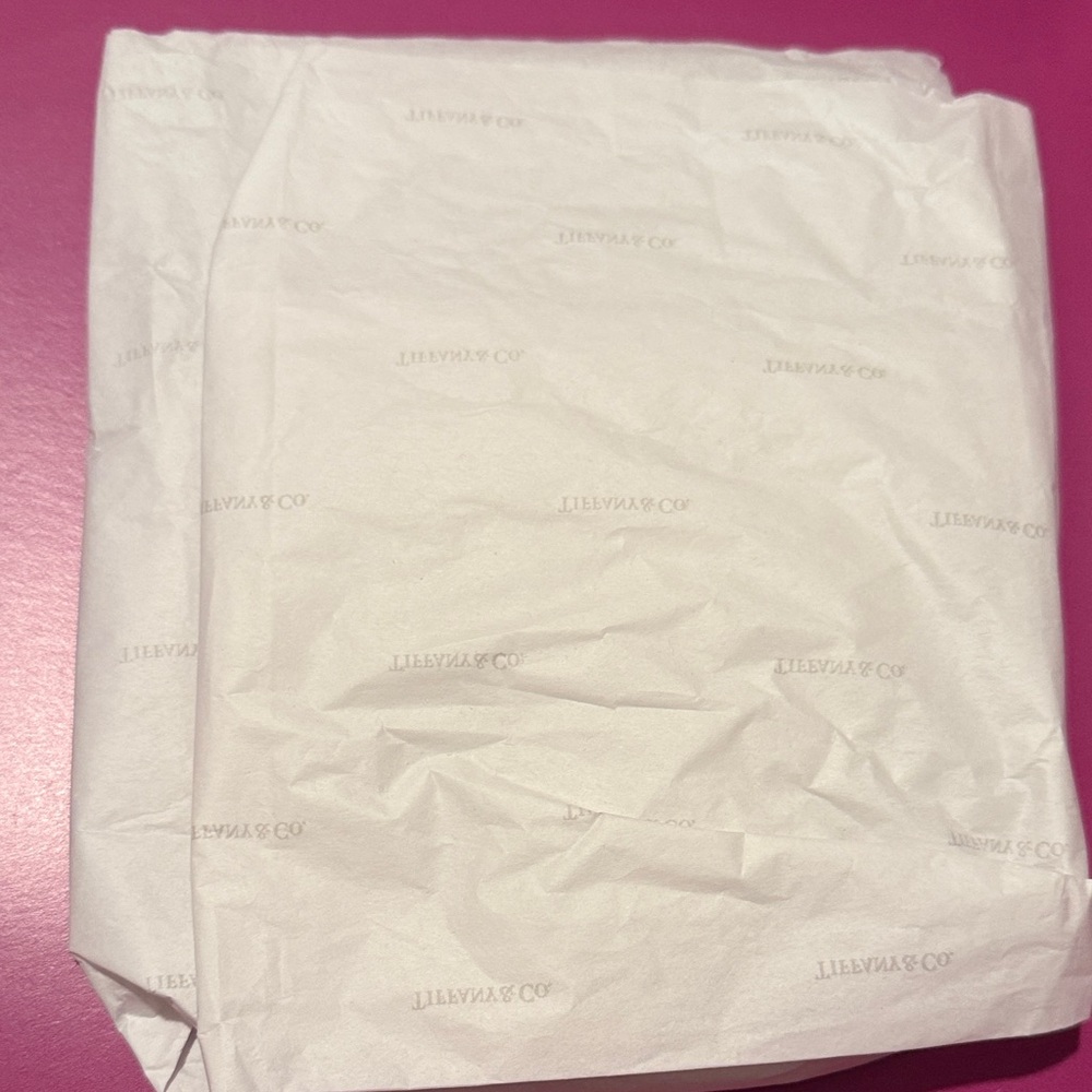 Tiffy & Co White Tissue Paper original 
2 sheets